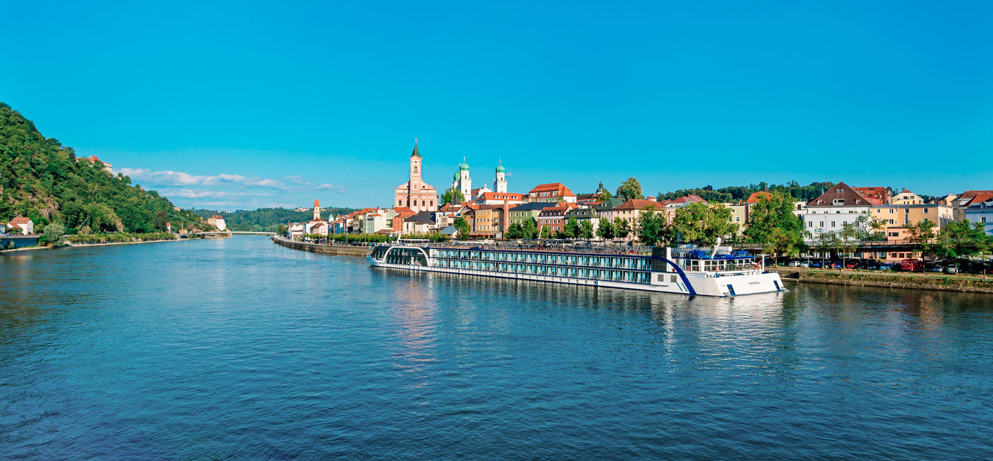 AmaWaterways Alliance with Smithsonian Journeys